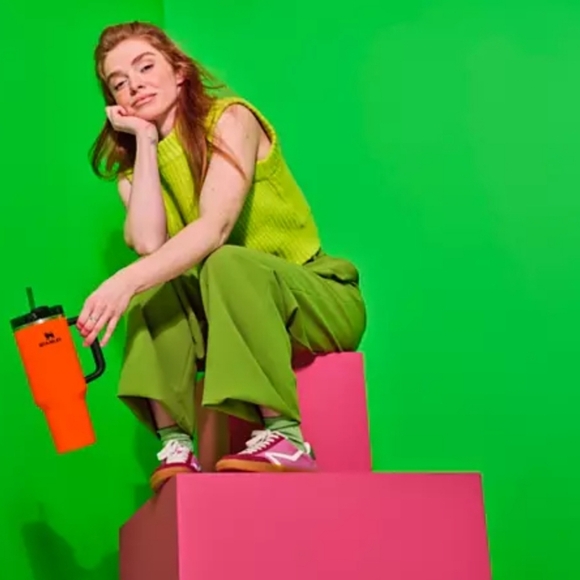 ๐๐ฎ๐๐ ๐ฑ๐ฟ๐ผ๐ฝ NWT Stanley 40 oz. Quencher H2.0 FlowState Tumbler neon orange - Picture 3 of 5